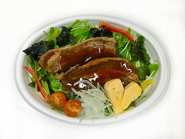 テイクアウトメニュー　角煮丼弁当